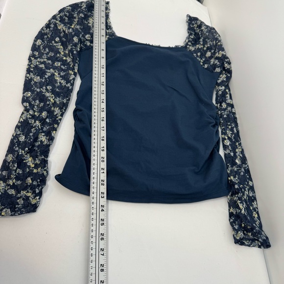 NWD Free People Josie Size L Floral Lace Sleeve Ruched Side Top - Picture 11 of 12